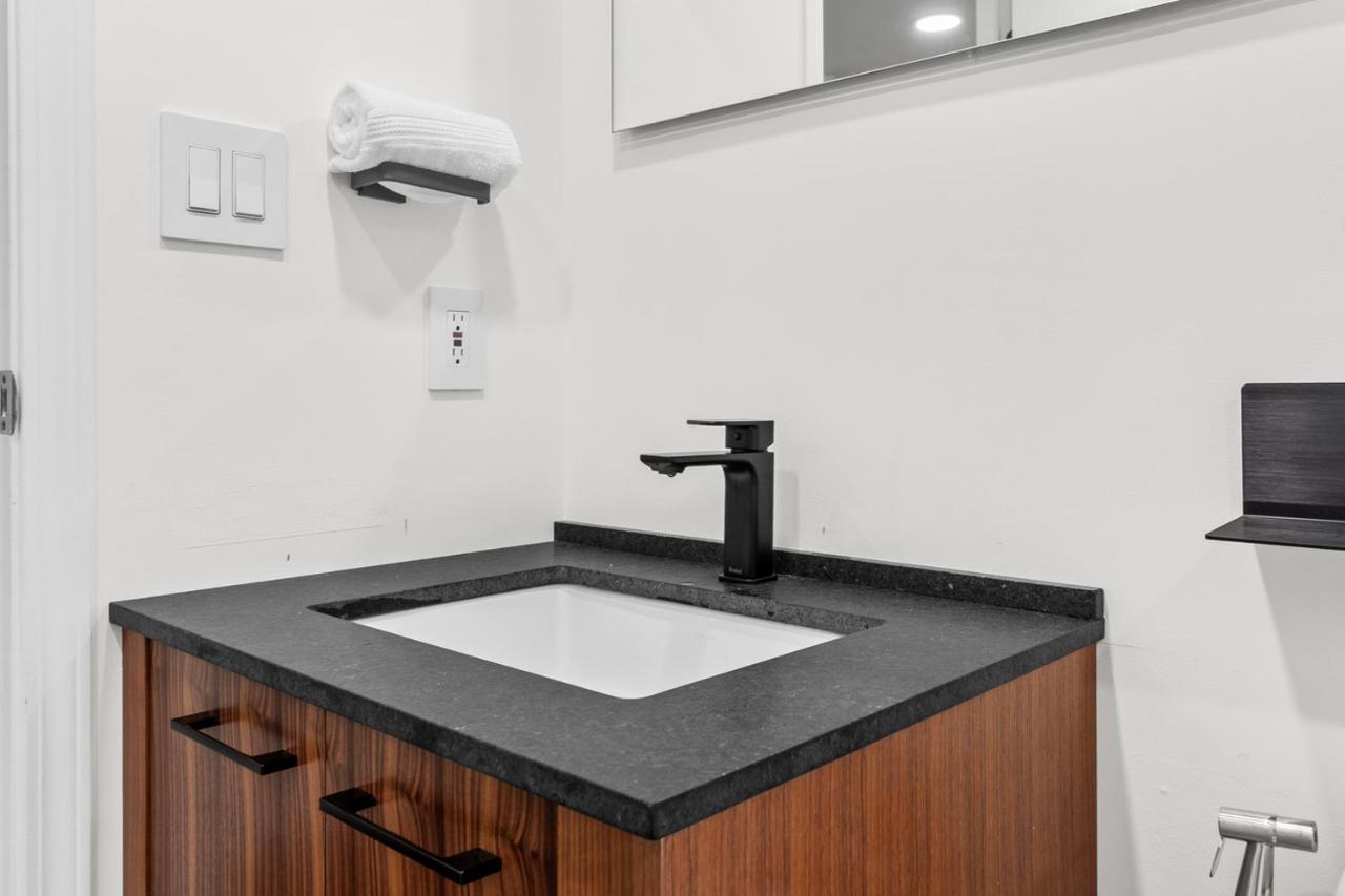 شقة Downtown Luxury 1Br Coal Harbour فانكوفر المظهر الخارجي الصورة